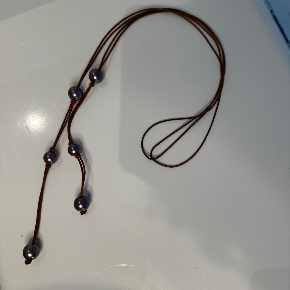 Leather string necklace - Picture 2 of 2